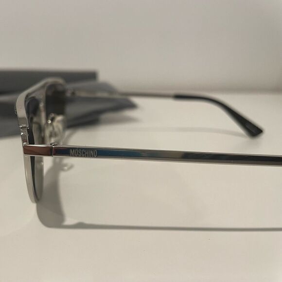 NIB Silver Mirror Cateye Moschino Sunglasses - Picture 3 of 10